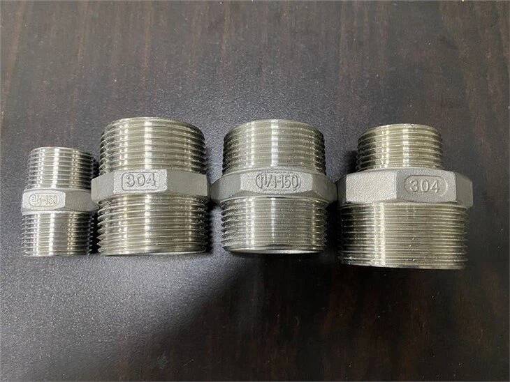 Boquilla hexagonal con rosca de acero inoxidable